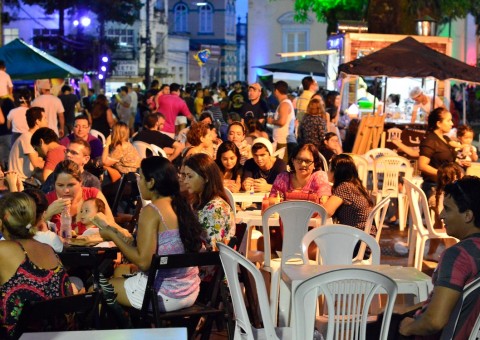 Programação recheada com artistas musicais agita a Feira do Paço neste domingo 