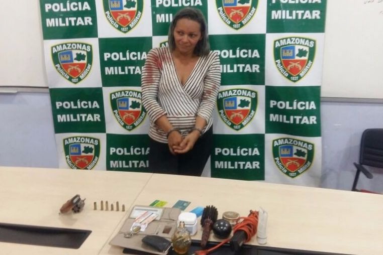 Em Manaus, mulher é presa após comparsa ser esfaqueado por atirar em homem durante assalto