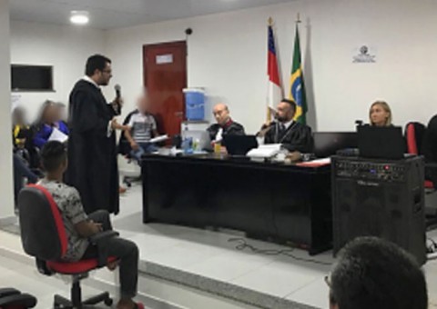 Acusados de degolar e arrancar vísceras de homem são condenados a 36 anos de prisão no Amazonas