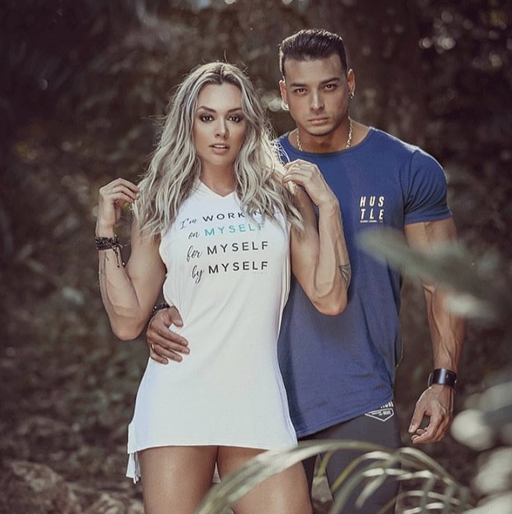 Veias de Juju Salimeni chamam atenção em ensaio com Felipe Franco