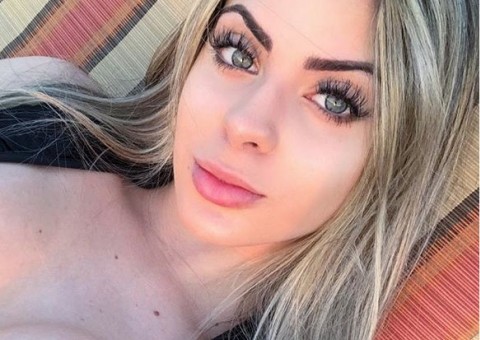 Em Dubai, Mariana Castilho ostenta corpão e vida de luxo