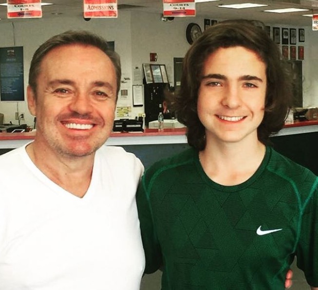 Aos 16, filhos de Gugu e Galvão Bueno ostentam carrão de R$ 500 mil 