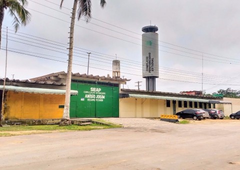 Mulher de chefe da FDN é suspeita de levar carta com ordem de massacre no Compaj