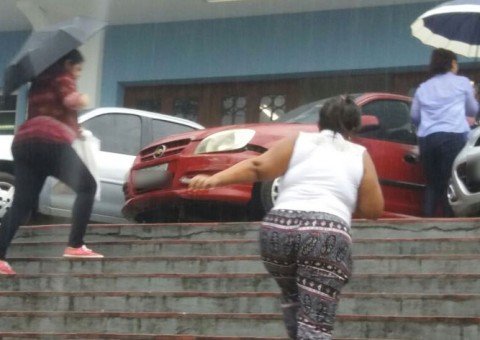 Enem: Temporal e correria marcam fechamento dos portões em Manaus