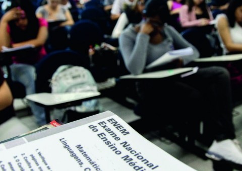 Segundo dia do Enem tem 32% de abstenção e 580 candidatos eliminados