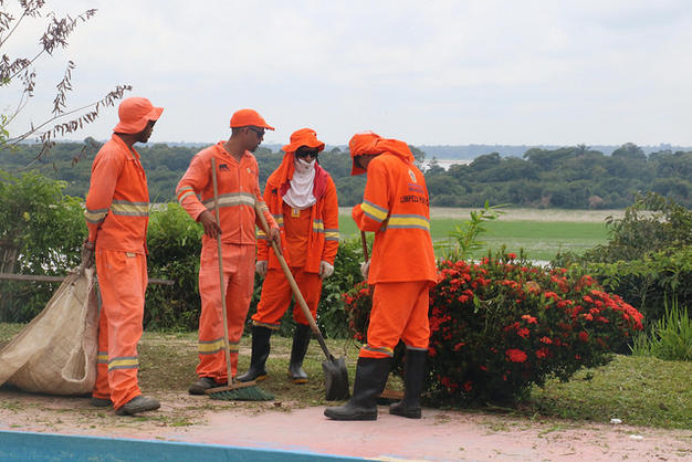 Mutirão de limpeza avança no Tarumã beneficiando mais de 30 mil moradores