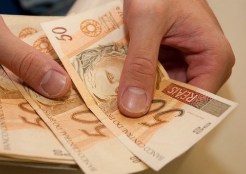 Governo do Amazonas anuncia que parte do pagamento dos terceirizados foi liberado