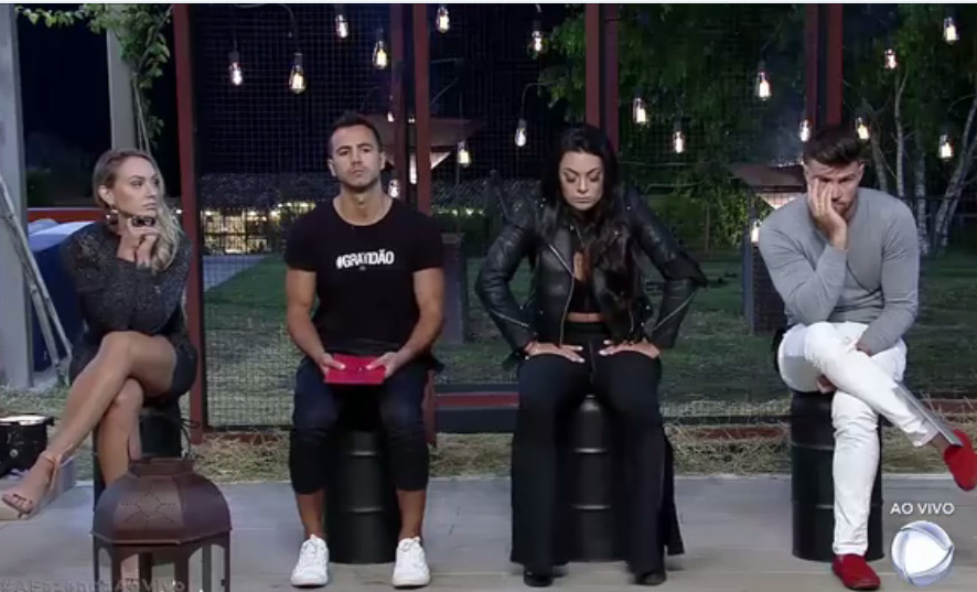 A Fazenda: Com climão, casal forma nona roça do reality