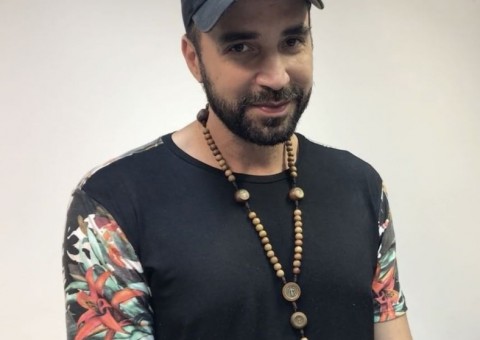 Latino fala sobre mágoa de Kelly Key e se declara para cantora