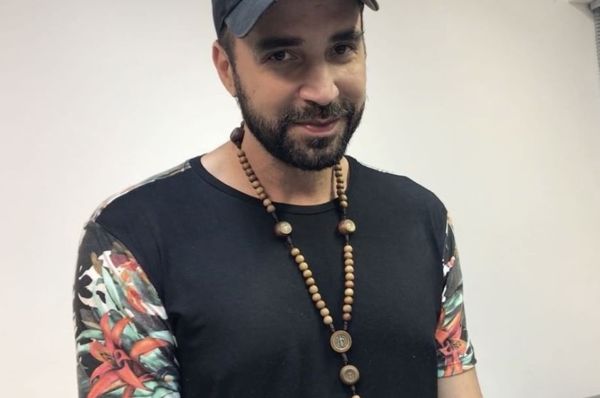 Latino fala sobre mágoa de Kelly Key e se declara para cantora