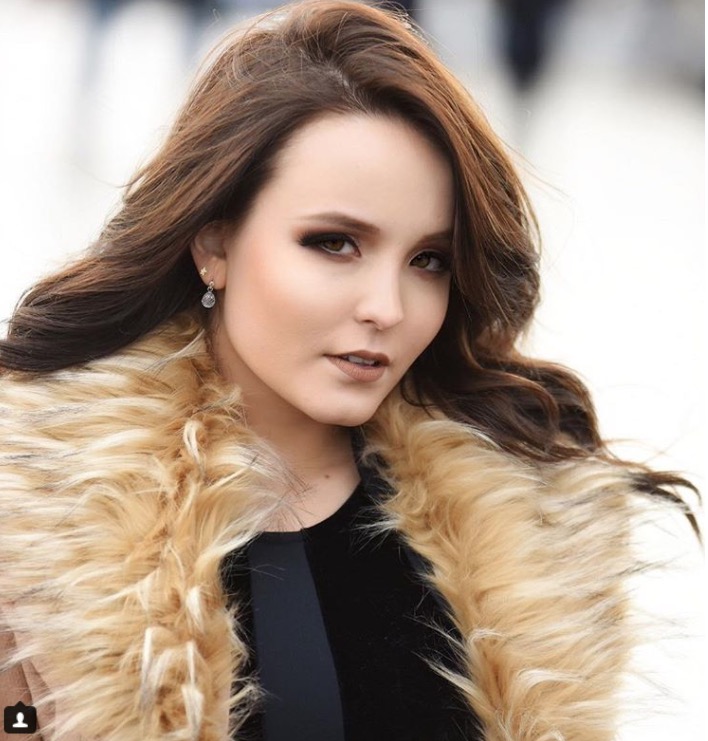 Larissa Manoela dá no olho após crítica por parecer mais velha