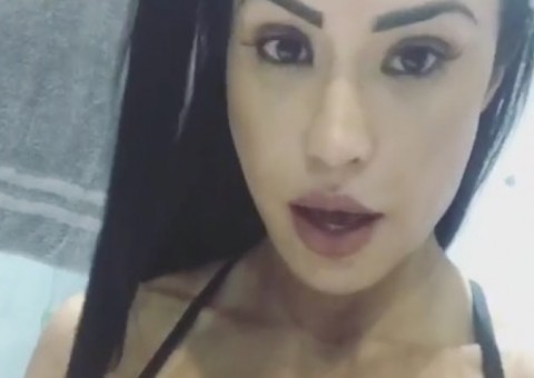  Gracyanne Barbosa choca total com novos vídeos rebolando em ângulo ousado