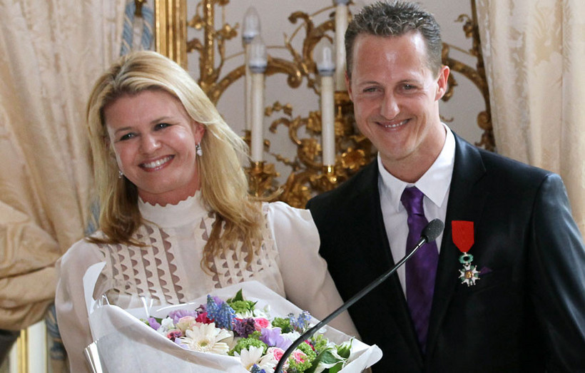 Esposa de Michael Schumacher revela estado de saúde do piloto
