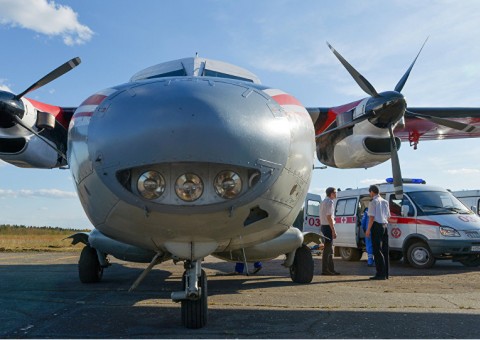 Avião cai durante aterrisagem e mata sete pessoas; criança é única sobrevivente