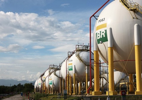 Petrobras perde R$ 15 bilhões em valor de mercado