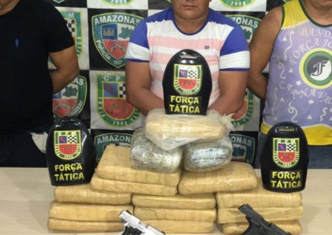 PMs e mais três homens são presos transportando drogas em Manaus