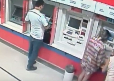 Câmeras flagram nova modalidade de roubo em banco de Manaus