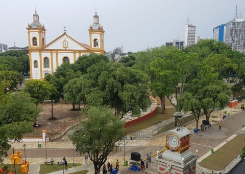Público lota abertura de reinauguração da Praça da Matriz em Manaus