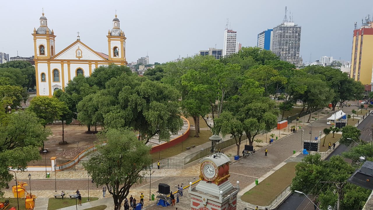 Público lota abertura de reinauguração da Praça da Matriz em Manaus