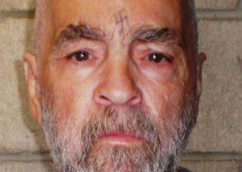 Serial Killer Charles Manson é internado em estado grave