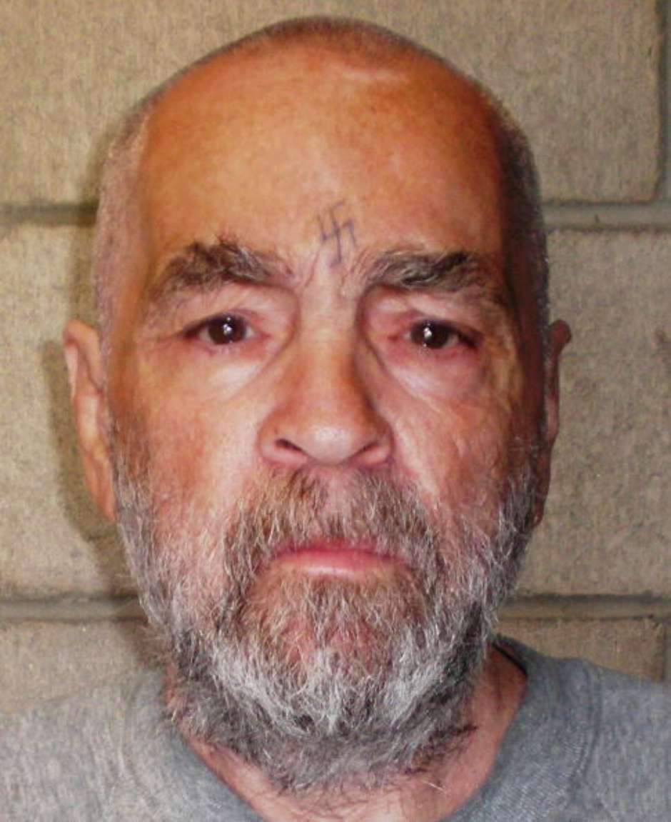 Serial Killer Charles Manson é internado em estado grave