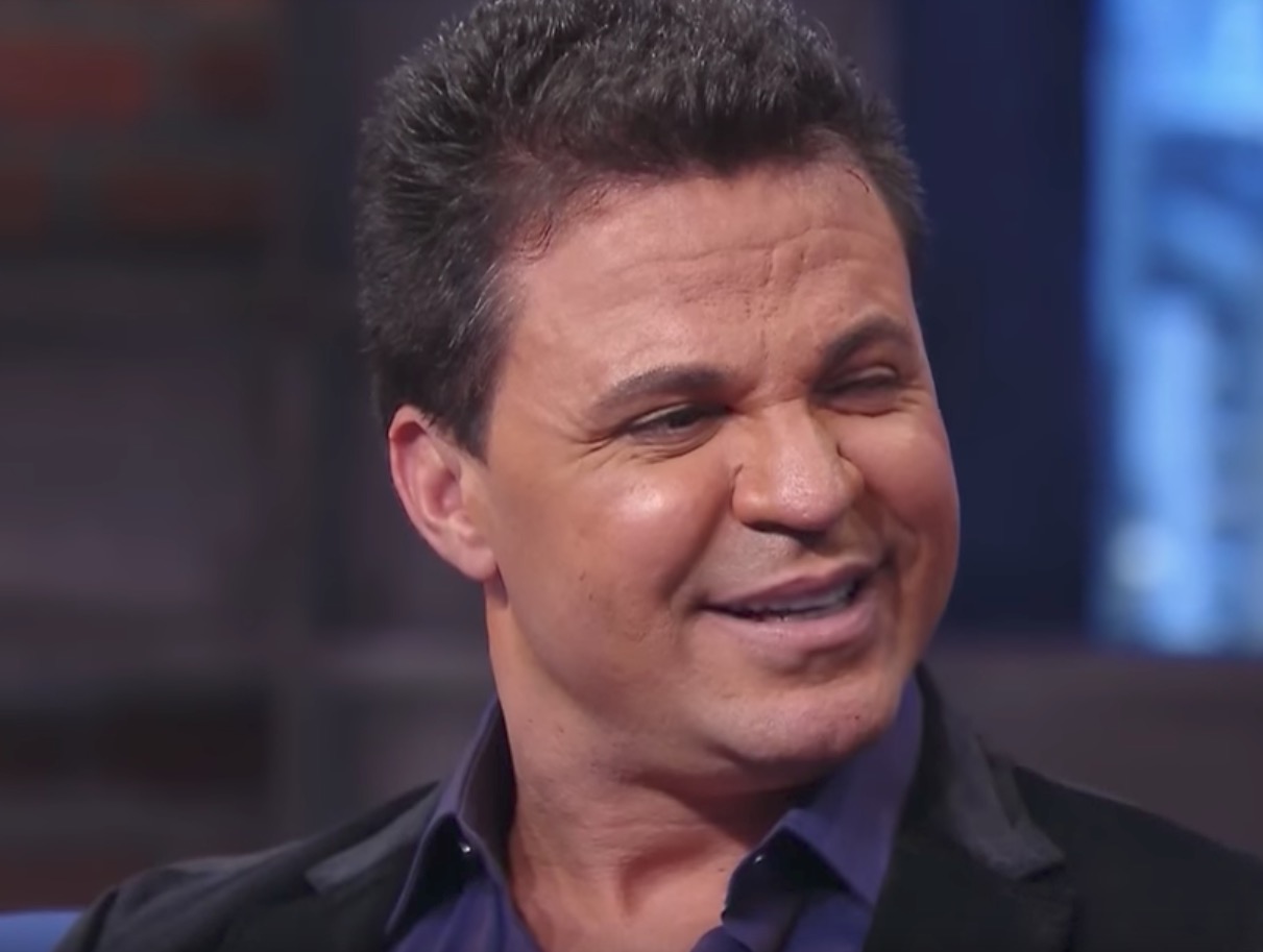 Eduardo Costa relembra vez em que transou dentro de Ferrari: 'tara de mulher'