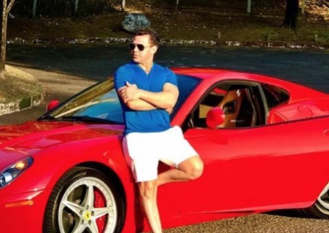 Eduardo Costa relembra vez em que transou dentro de Ferrari: 'tara de mulher'