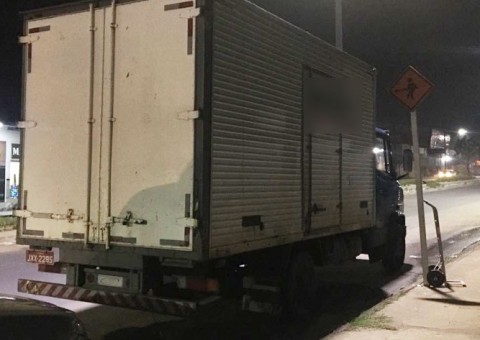 Criança de 6 anos morre após ser atropelada por caminhão em Manaus