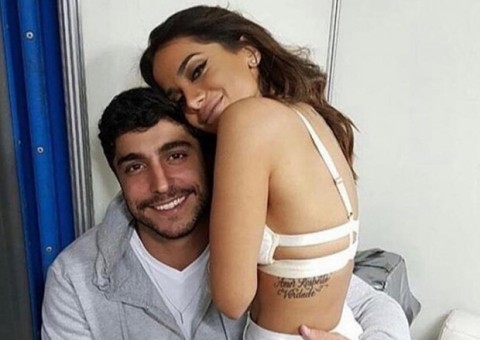 É oficial: Anitta se casa com Thiago Magalhães
