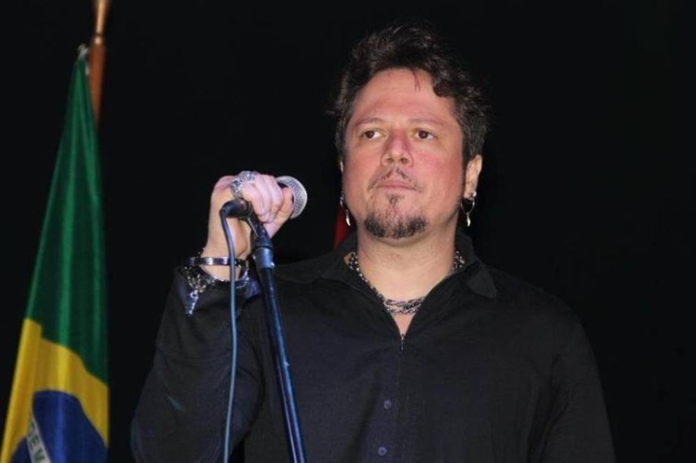Ex-vocalista do grupo Dominó morre aos 40 anos
