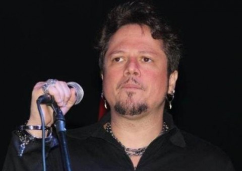 Ex-vocalista do grupo Dominó morre aos 40 anos