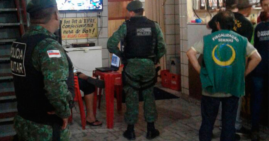 Operação apreende equipamentos de som em bares de Manaus