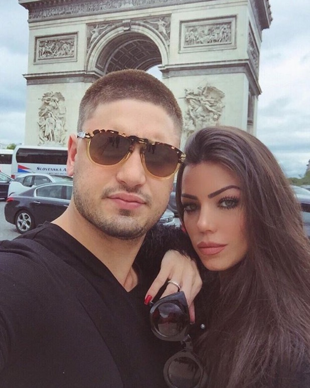  Daniel Rocha pede médica gata em casamento em Paris