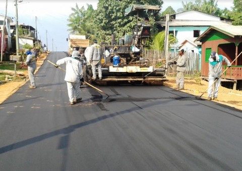 Governo recupera sistema viário de Lábrea