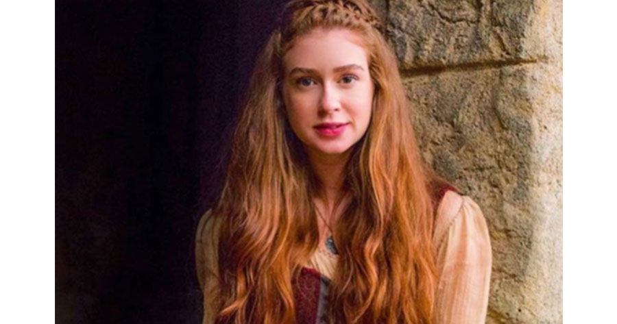 Ousada, Marina Ruy Barbosa posta foto segurando cobra e assusta internautas 'Corajosa'