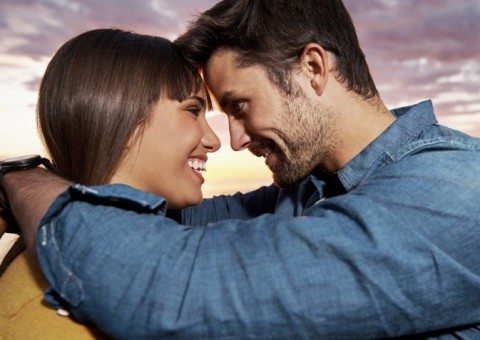 Pesquisa aponta que homens prezam mais o companheirismo, e não a beleza feminina