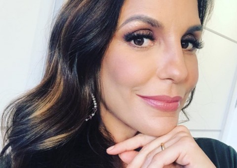  De biquíni, Ivete Sangalo mostra barrigão: 'pense numa mulher que tá se sentindo!'