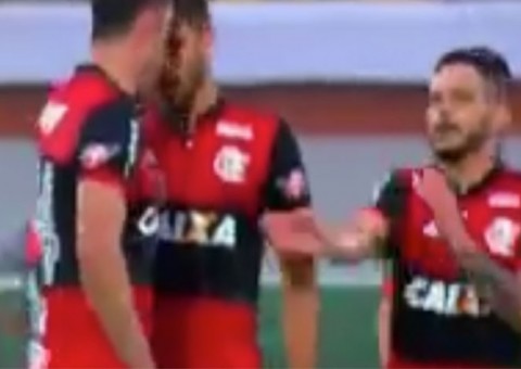 Mesmo com confusão entre jogadores, Flamengo derrota Corinthians por 3 a 0
