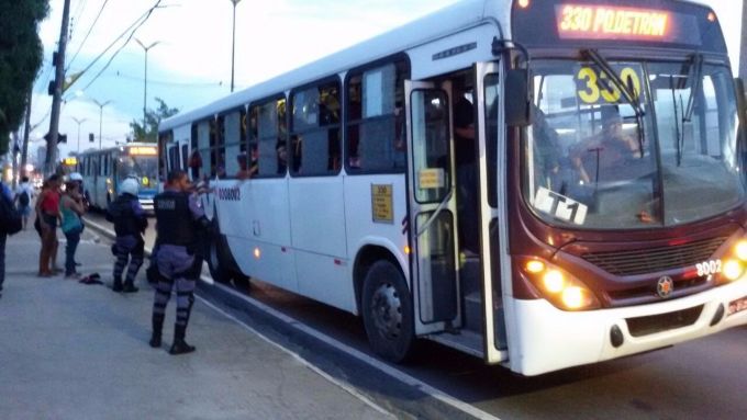 Mais de 200 pessoas foram presas em outubro por assaltos a ônibus em Manaus