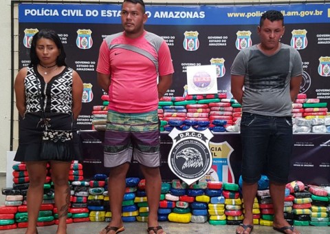 400kg de cocaína avaliados em R$ 10 milhões são apreendidos em barco no Amazonas