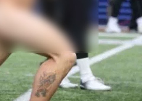 Peladão, homem invade campo em partida de futebol e vídeo bomba na internet