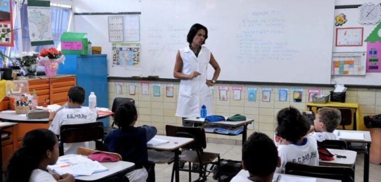 Prefeitura abre processo seletivo com mais de 800 vagas no Amazonas