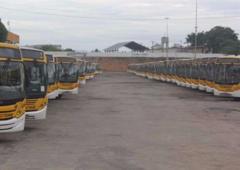 Em Manaus, rodoviários ameaçam entrar em greve para receberem o 13º salário