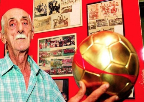 Troca de ingressos para amistoso ‘Amigos do Romário’ x ‘Amigos do Amadeu Teixeira’ começa nesta quarta