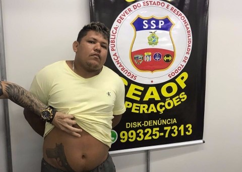 Foragido que ameaçava vizinhos com tatuagem de arma é preso após denúncia em Manaus