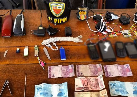 Celulares e dinheiro são apreendidos durante revista em presídio no Amazonas