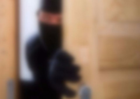 Bandido tenta roubar casa de comparsa e se dá mal