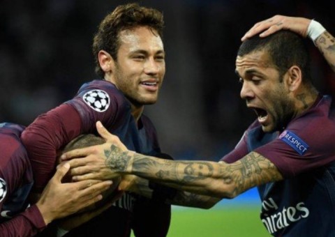 Neymar e Daniel Alves marcam 7 a 1 no Celtic pelo PSG 