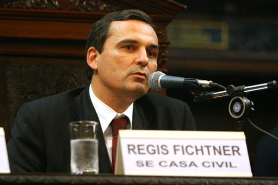 Ex-secretário de Cabral, Régis Fichtner e empreiteiros são presos na operação Lava Jato