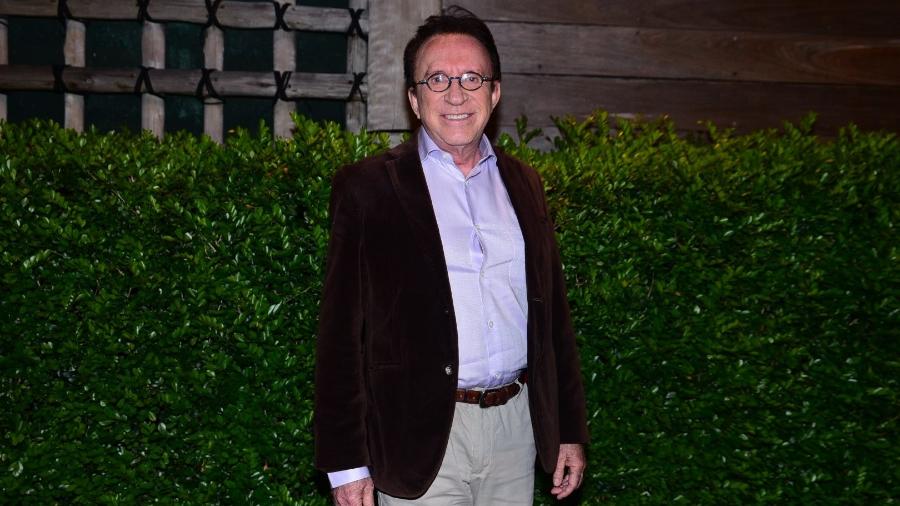 Moacyr Franco fala sobre demissão do SBT e detona: ‘meu salário era ridículo’